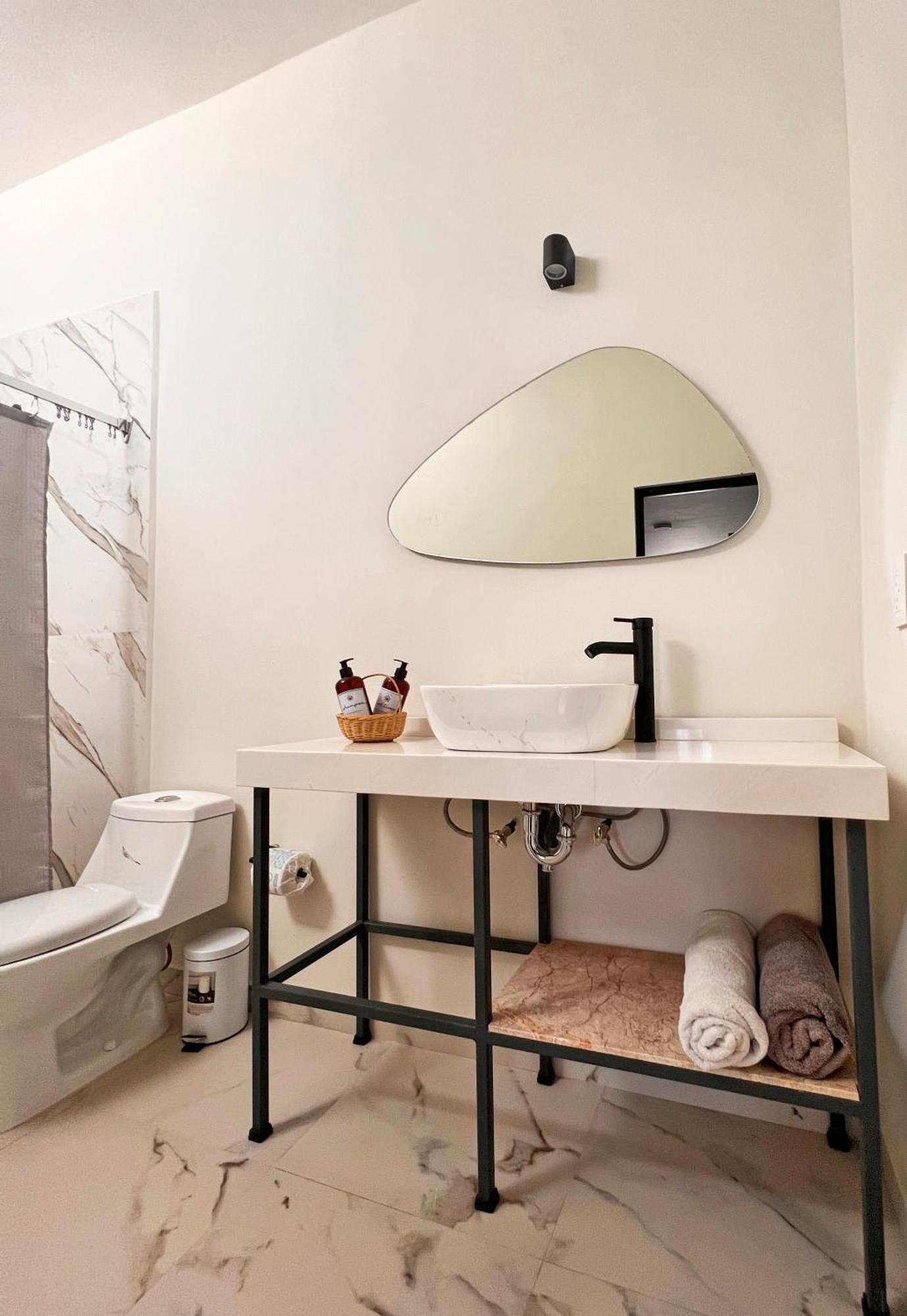 Suites Ciento 37 León Kültér fotó