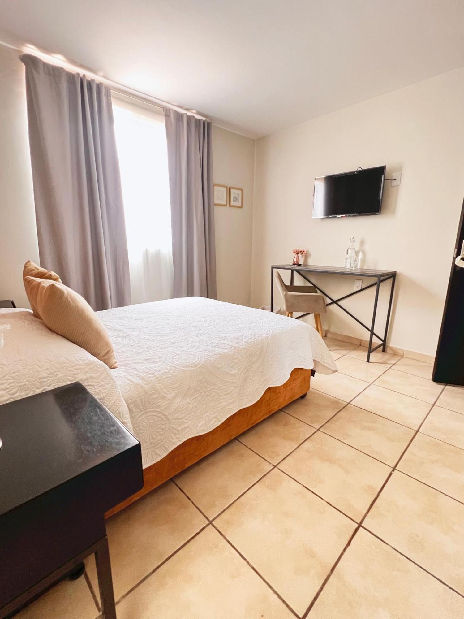 Suites Ciento 37 León Kültér fotó